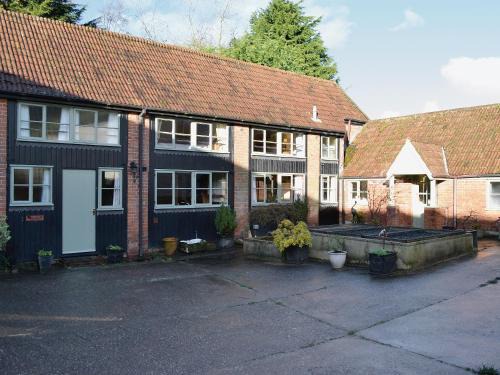 Ottery St Mary House | Swallows Cottage