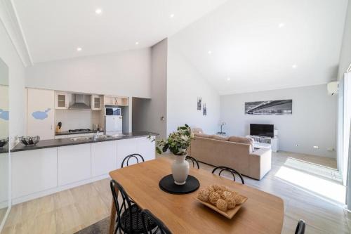 Aveley House | Swan Valley Fantastic Family Home - Aveley
