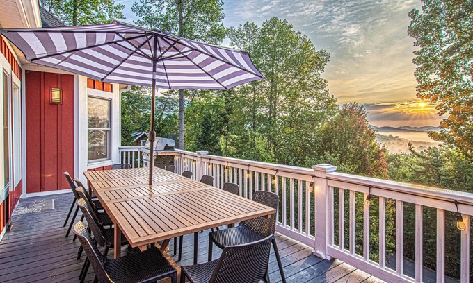 Swannanoa House | Swannanoa Sanctuary by 5 Seasons Homestays