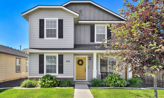 Meridian House | Sweet as a Peach - family friendly home!