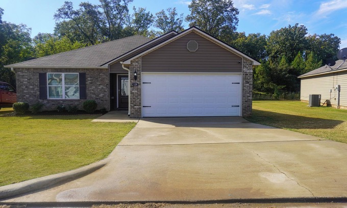 Montevallo House | Sweet cozy 3-bedroom house in delightful downtown Montevallo