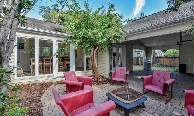 Tuscaloosa House | Sweet Home on 13th - Book for football season and more!