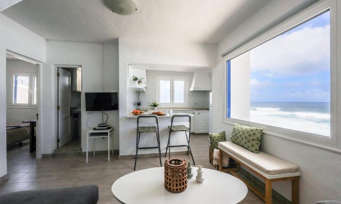 La Santa Apartment | Sweet La Ola
