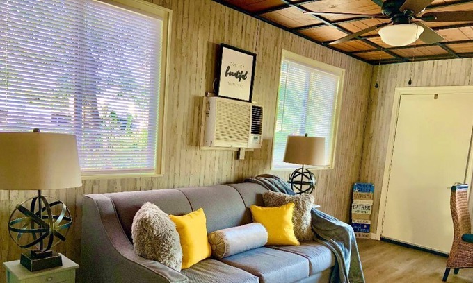 Ocean City Apartment | SWEET Little Hideaway! 1of 3 apts located together 4.5 mi from Okaloosa Island