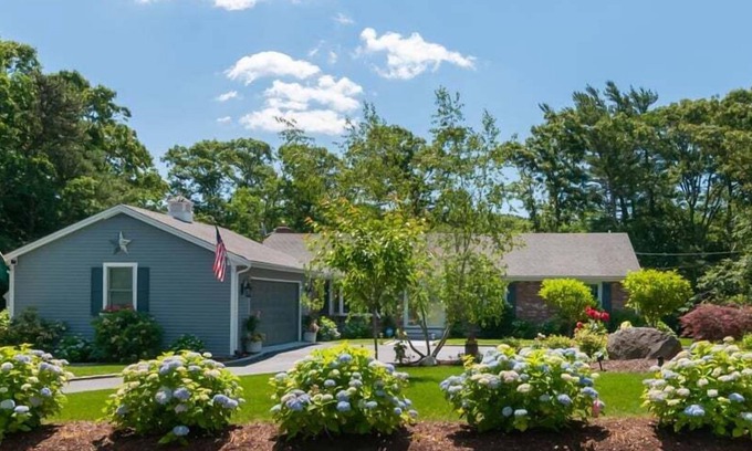 West Barnstable House | Sweet Perfection: Family Fun & Outdoor Space