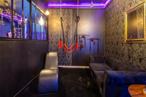 Rhone Hotel | Sweet SECRET'S JACUZZI