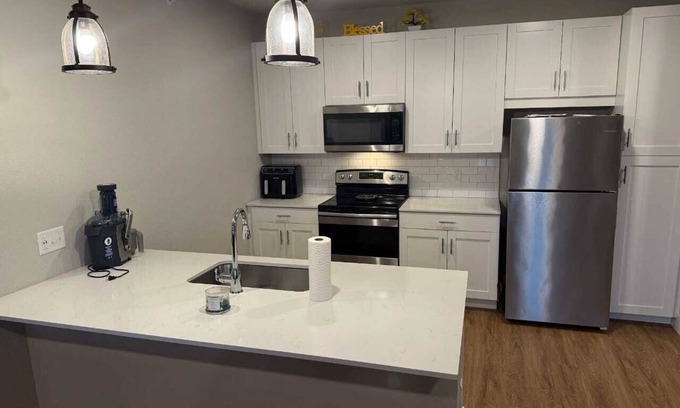 Lake St Louis Apartment | Sweet, Surbarban Stay; Peaceful, safe and furnished