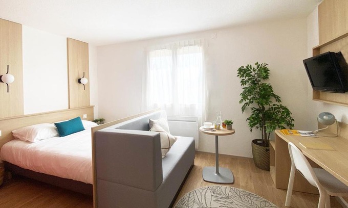 Merignac Apartment | Sweetly Isatis Mérignac