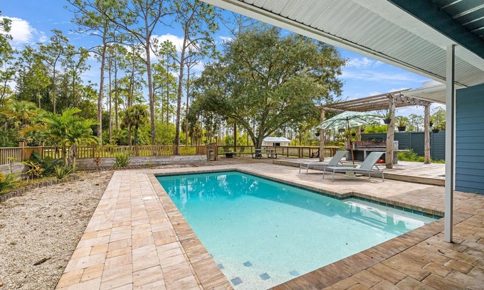 Estero House | SWFL Winter Retreat! HUGE Pool 25min to the beach!