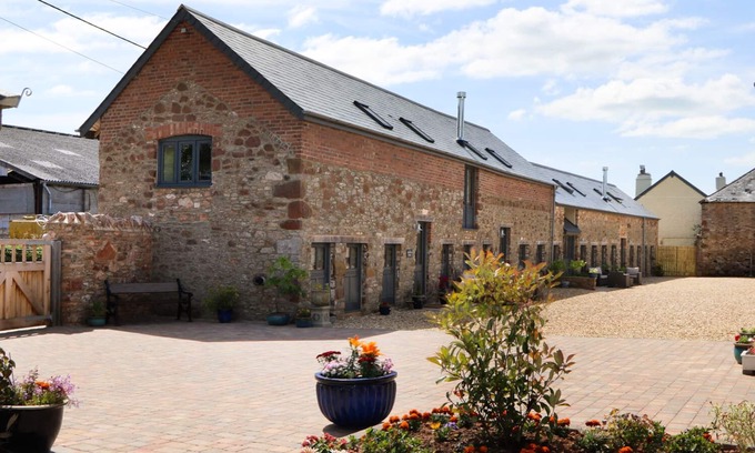 Brixham Cottage | SWIFTS BARN, pet friendly, character holiday cottage in Brixham
