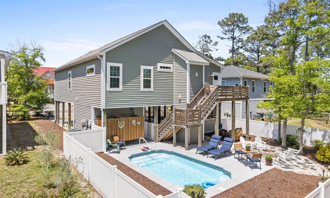 Tranquil Harbour House | Swimming Pool, Elevator, Fire Pit, EV Charger, Pickleball, Walk to Beach!