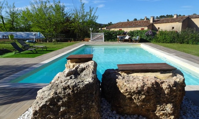 Rians House | Swimming pool gite on a farm in Provence- La Louvière