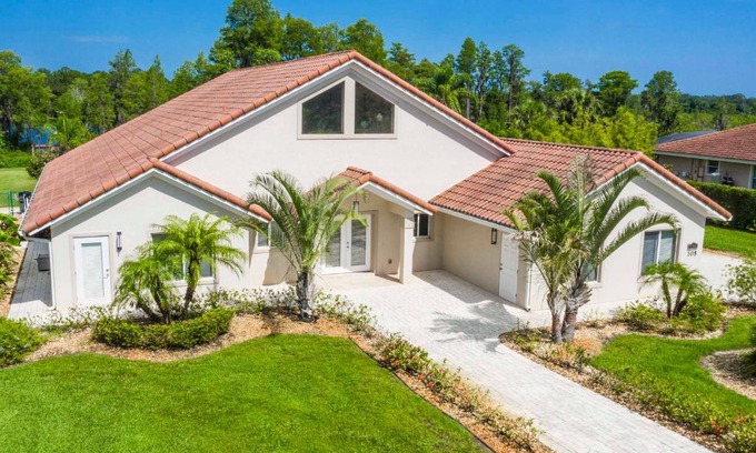 Groveland House | SWISS 105 - Lake Olsen