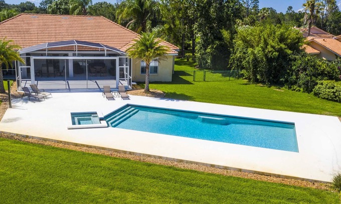 Groveland House | SWISS 56 - Lake Denise