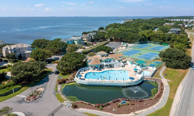 Monteray Shores House | Swoop Inn: Upgraded Finishes | Hot Tub | Community Pool & Fitness Center