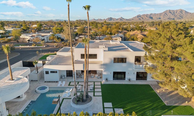 La Tierra Estates House | SWSS - NEW ELITE RETREAT: Premier Destination for Corporate and Wellness Stays