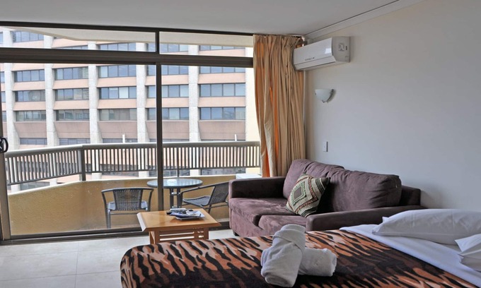 Darlinghurst Apartment | Sydney City 1 Bedroom Apartment with Balcony accommodates up to 6 people