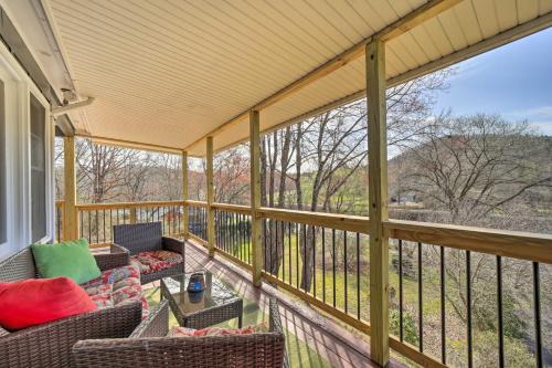 Sylva House | Sylva Riverfront Cabin Near WCU Pet-Friendly!