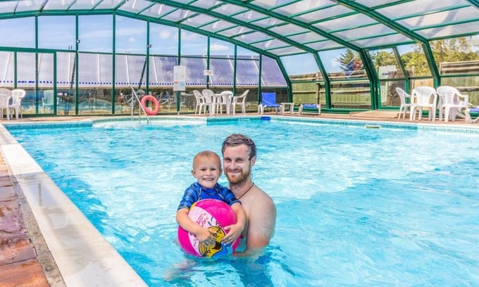Axminster House | Symphony 3 Hot Tub Pet