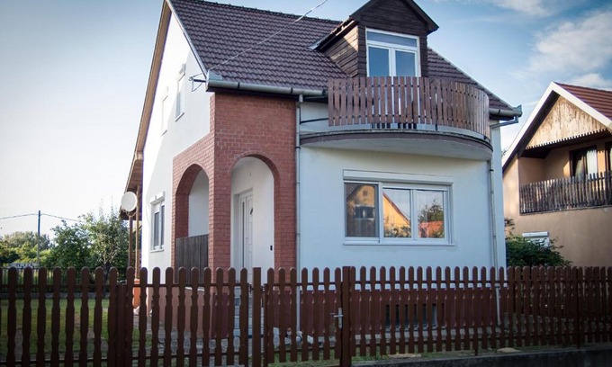 Zsorifurdo Apartment | Szegfű Vendégház