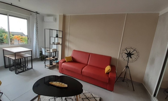Saint-Denis Apartment | T1 CITY CENTER