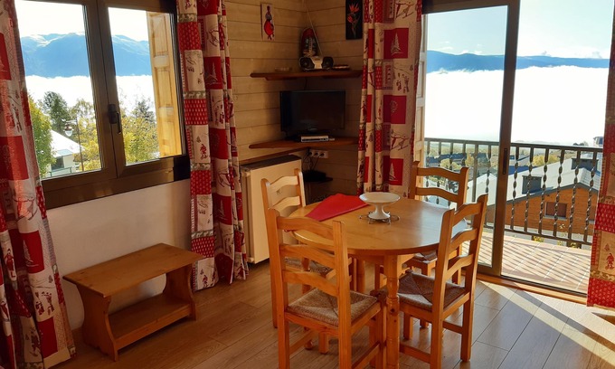 Font-Romeu-Odeillo-Via Apartment | T2 apartment in FONT ROMEU. Label 3 Clévacances. Exceptional panorama