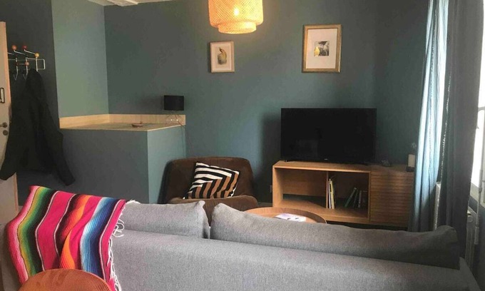 Bordeaux Sud Apartment | T2 apartment with vintage Gare decor