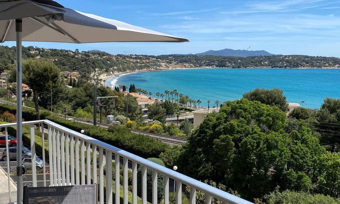 Bandol Apartment | T2 Bandol panoramic sea view - private parking