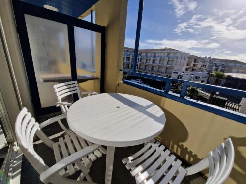 Quartier du Casino Apartment | T2/Bis Châtelaillon-Plage: Piscine, Tennis, Plage et Casino à Proximité - FR-1-706-23