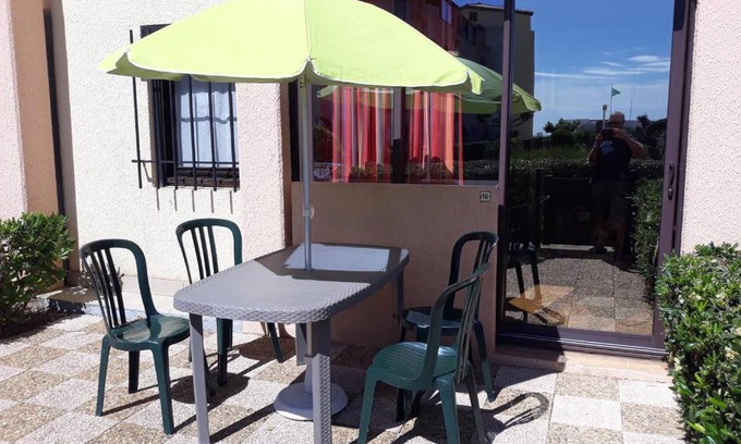 Le Barcares Apartment | T2 Cabine 4 pers, Terrasse, Parking, Plage à 50m - FR-1-81-529