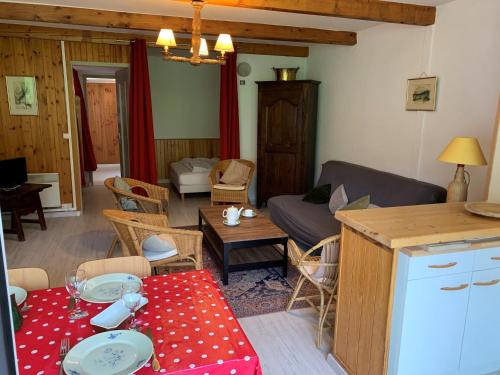 Le Sauze Apartment | T2 Cabine 6 pers avec parking, face aux pistes - Enchastrayes - FR-1-165A-189