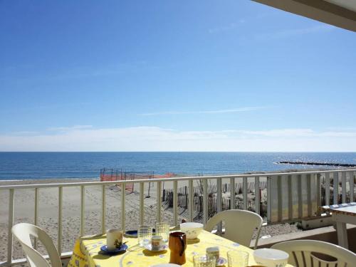 Saint-Cyprien Plage Apartment | T2 CABINE-Superbe vue mer et accès direct plage proche commerces-6AT28