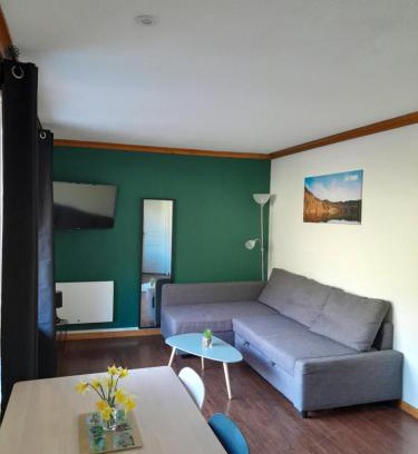 Besse-et-Saint-Anastaise Apartment | T2 confortable - Piscine chauffée - Super Besse