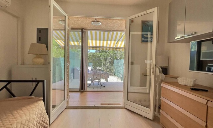 Les Bormettes Apartment | T2 garden level refurbished