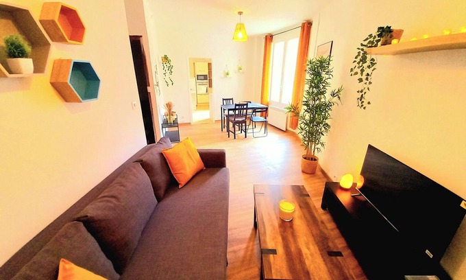 Beziers City Centre Apartment | ★ T2 Halles & Cathédrale ★ Plein-centre ★ Clim ★ Wifi ★ Parking on request