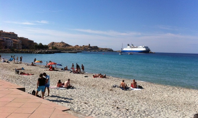 L'Ile-Rousse Apartment | T3 2 steps from the beach and 150m from the town center
