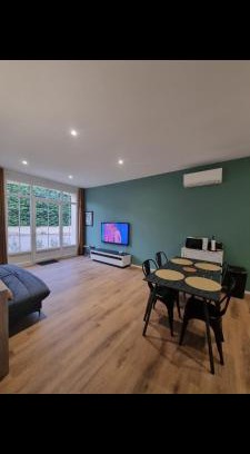 Giroussens Apartment | T3 de 60 M2 avec parking à 3 min de l autoroute