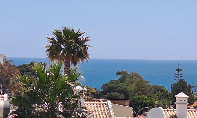 Areias de Sao Joao Apartment | T3, espaçoso, wifi, a/c, junto à praia!