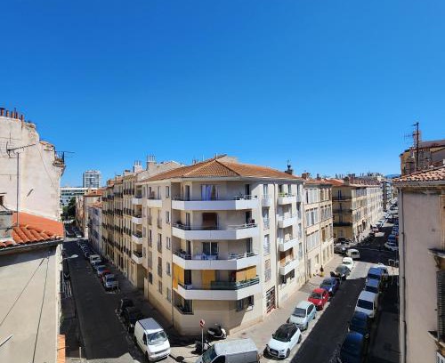 Saint-Lambert Apartment | T4 Rooftop Terrasses