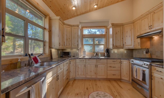 Truckee House | Tahoe Donner Pinnacle Loop Mountain 5 Bedroom Home by RedAwning
