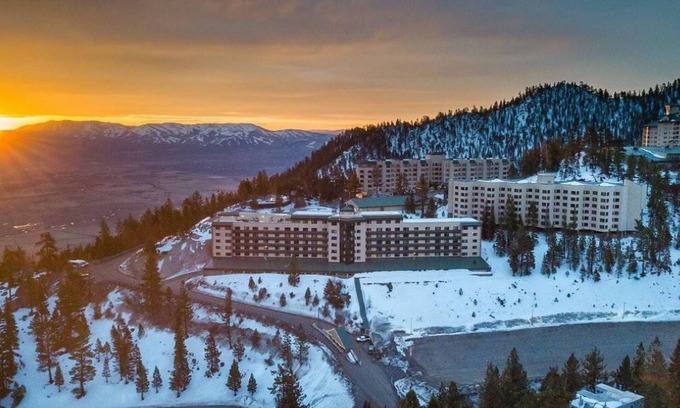 Tahoe Village Apartment | Tahoe Ridge 1BDR - Fantastic and beautiful views!n