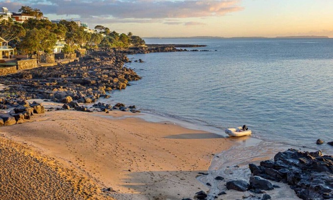 Takapuna Apartment | Takapuna Beachfront w/Stunning Views