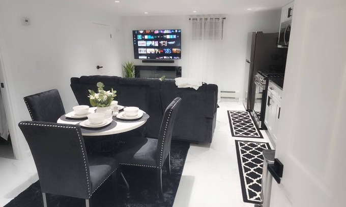 Baldwin Harbor Apartment | Take it easy at this unique and tranquil getaway. Free Wifi, Free street Parking