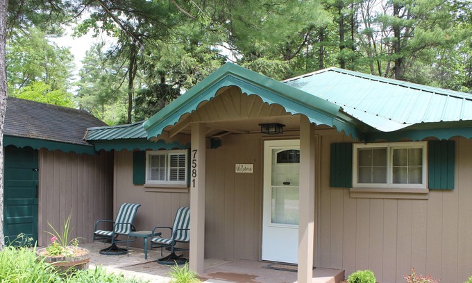 Gaylord Cabin | Tall Pines Cabin