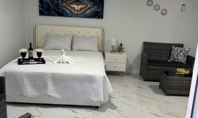 Tampa Apartment | Tampa Dream Getaway "B