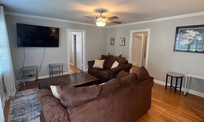 Palma Ceia House | TAMPA GETAWAY: 5 bed/4 Bath with POOL!!