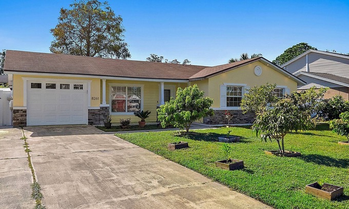 Bearss Plaza House | Tampa Nest, near Bucs Stadium and TPA