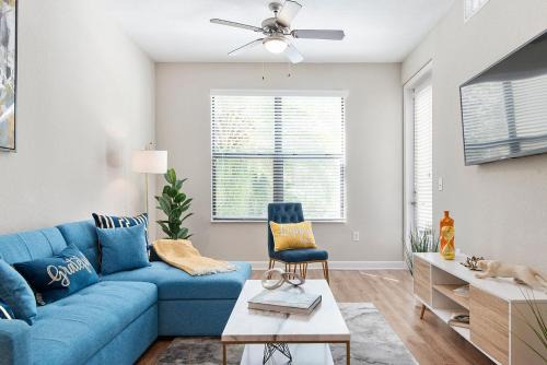 Carver City - Lincoln Gardens Apartment | Tampa Tropical-10 Min to Airport