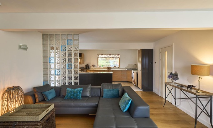 Strachur Cottage | Tanamuir, overlooking Loch Fyne, Strachur - sleeps 6 guests in 3 bedrooms