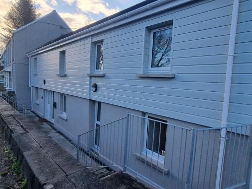 Carmarthen House | Tanerdy - Professional units with shared communal areas